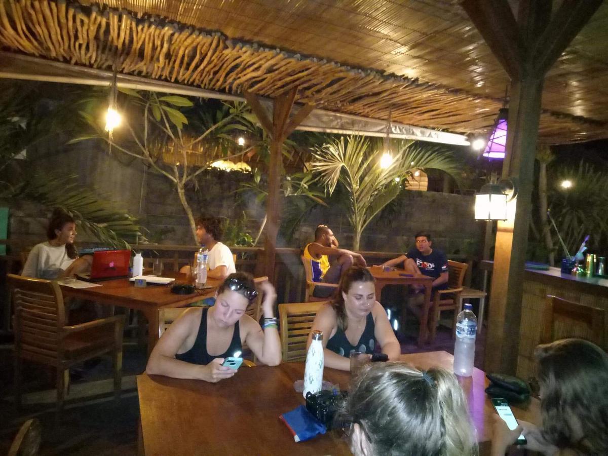 Tiki Bar And More Nusa Lembongan Exteriör bild