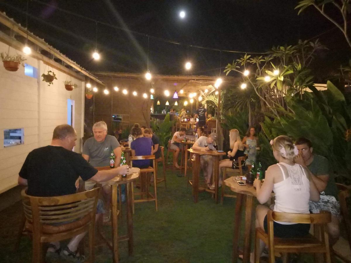 Tiki Bar And More Nusa Lembongan Exteriör bild