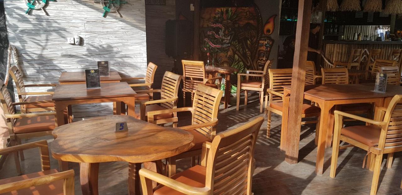 Tiki Bar And More Nusa Lembongan Exteriör bild